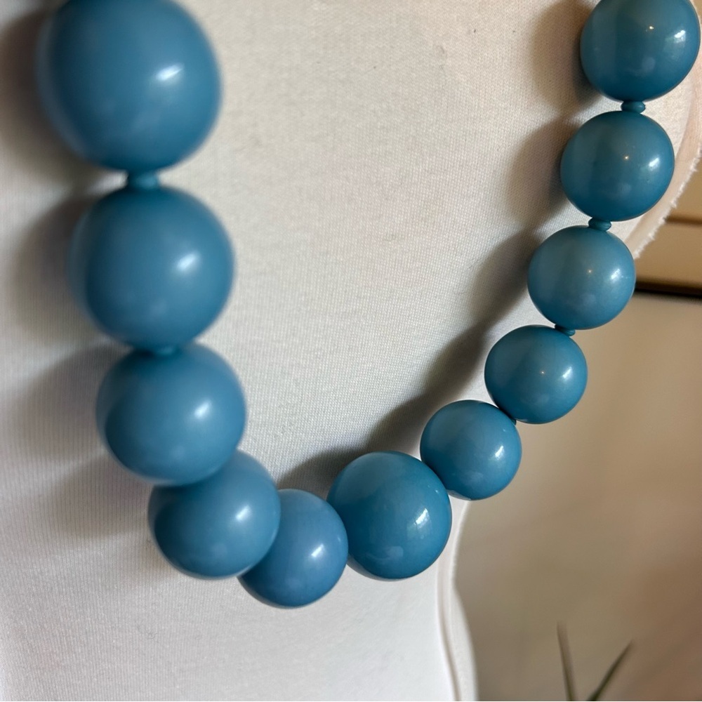 Blue Balls Necklace 17 Inch Heavy Clasp Bigger Balls On Bottom Smaller On Top - Picture 2 of 4